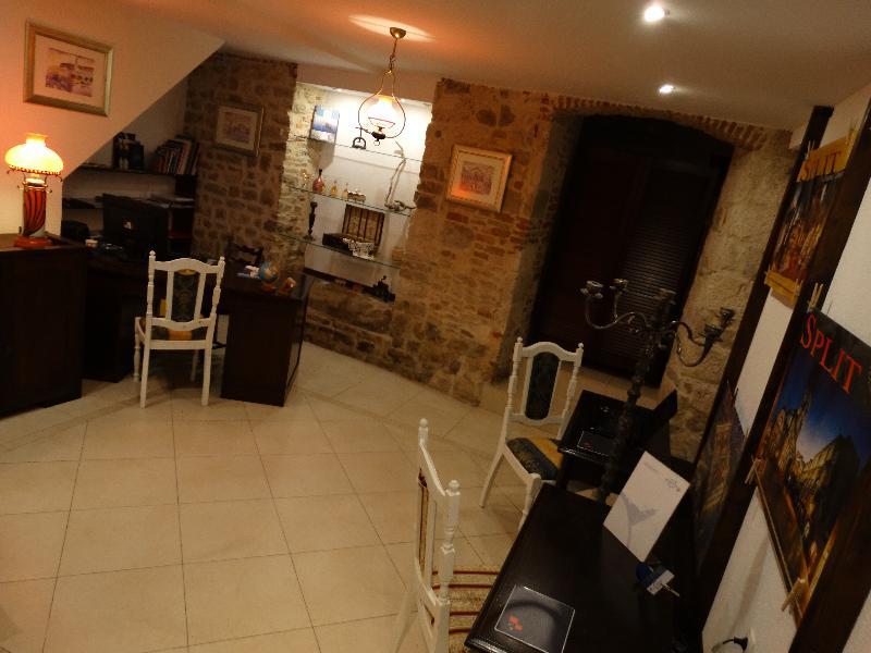 Guesthouse Pjaceta Сплит Экстерьер фото